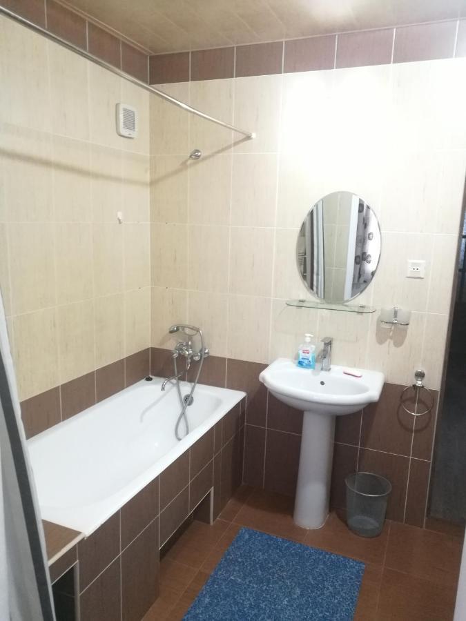 Apartment 2 Bed Room In The Center Апартамент 3-Х Комнатная В Центре Tashkent Exterior photo