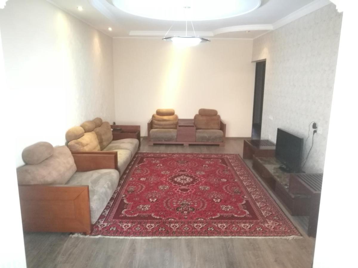 Apartment 2 Bed Room In The Center Апартамент 3-Х Комнатная В Центре Tashkent Exterior photo